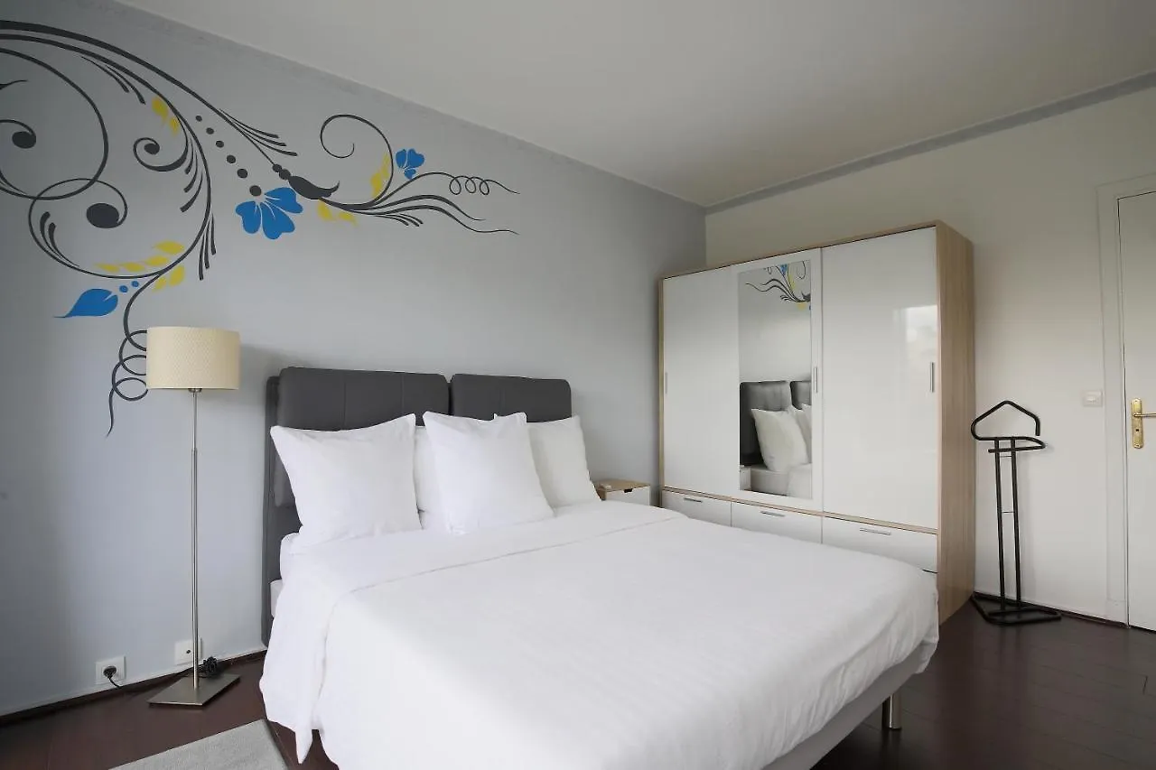 Ponthieu - Hala Apartment Paris