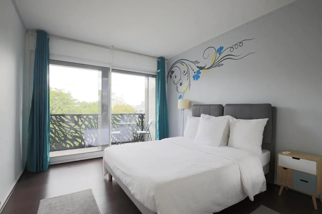 Apartment Ponthieu - Hala Paris